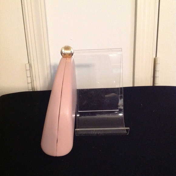 Clutch - Picture 2 of 3